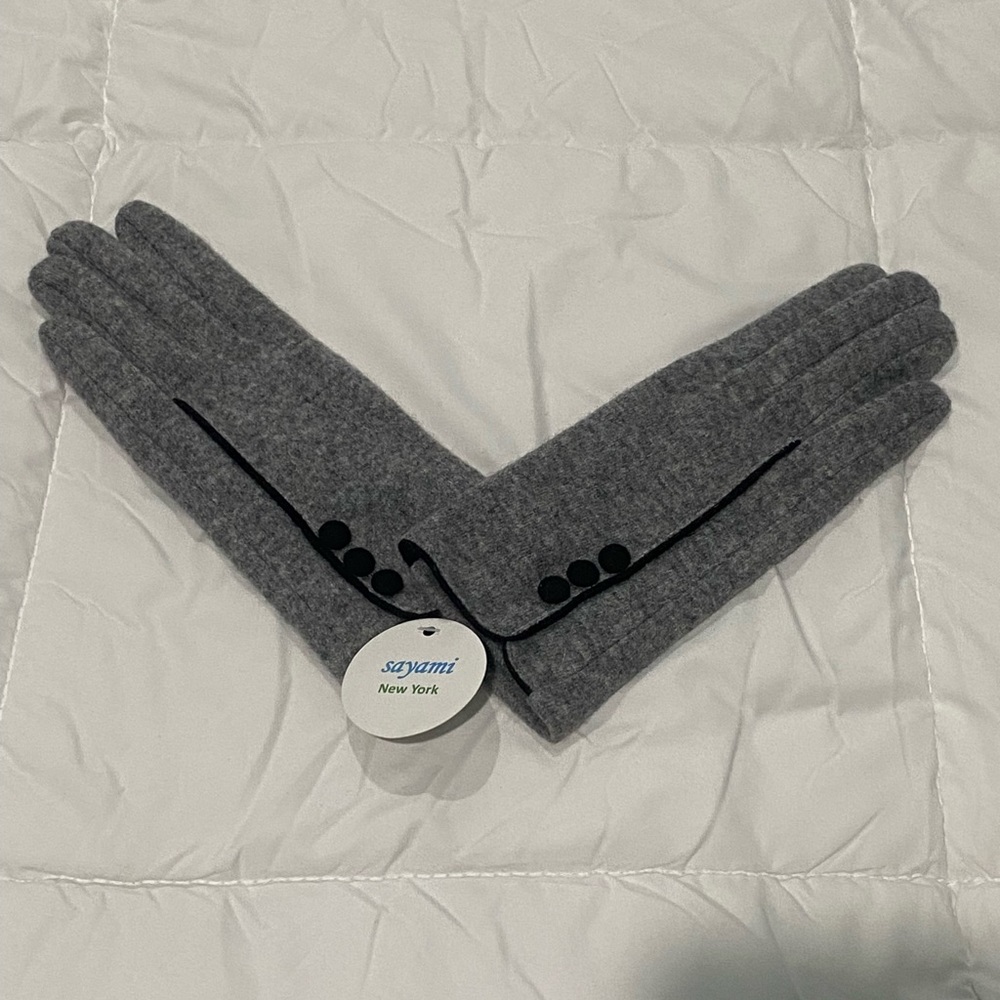Gloves - Picture 4 of 5
